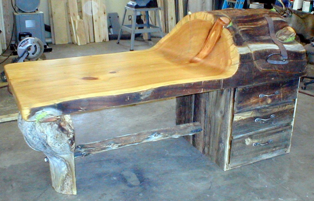 Log Desk Longstory Studio